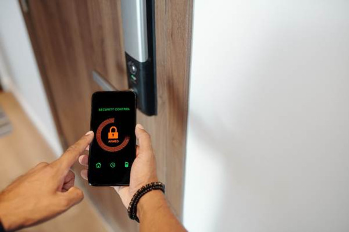 Con l'aiuto di un videocitofono moderno, il controllo accessi può essere gestito facilmente